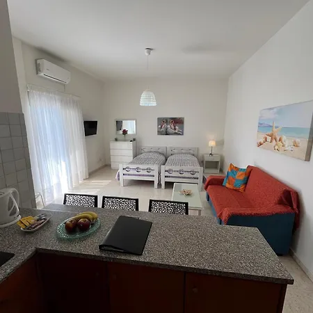 Themis Apartment *