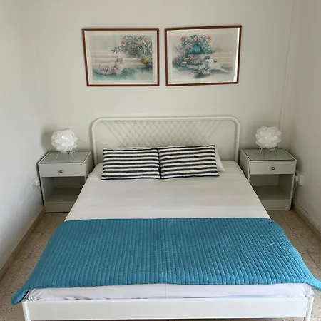 Themis Apartment *