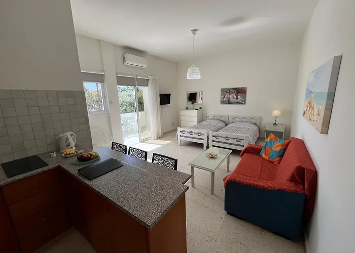 Themis * ラルナカ