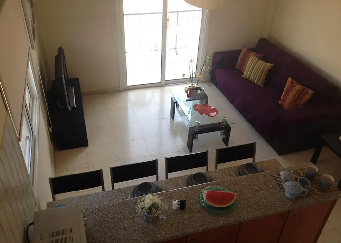 Themis * ラルナカ